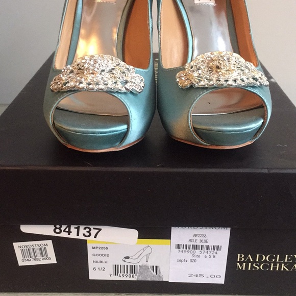 NWT Blue Badgley Mischka Wedding Shoes - Picture 4 of 4